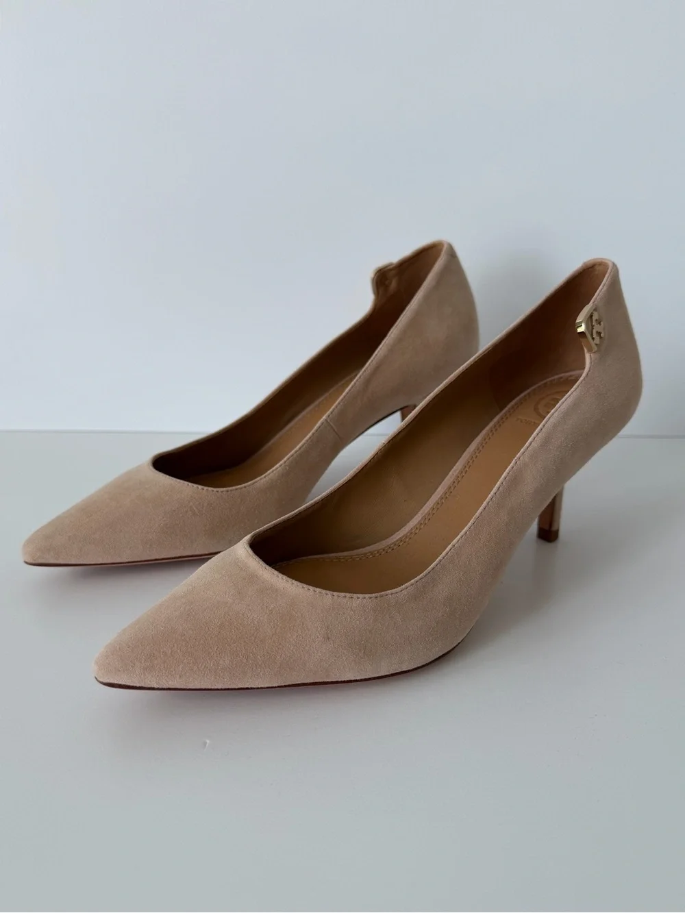 Tory Burch Elizabeth Suede Pointed Toe Pumps in Nude/Beige, Size 8.5
